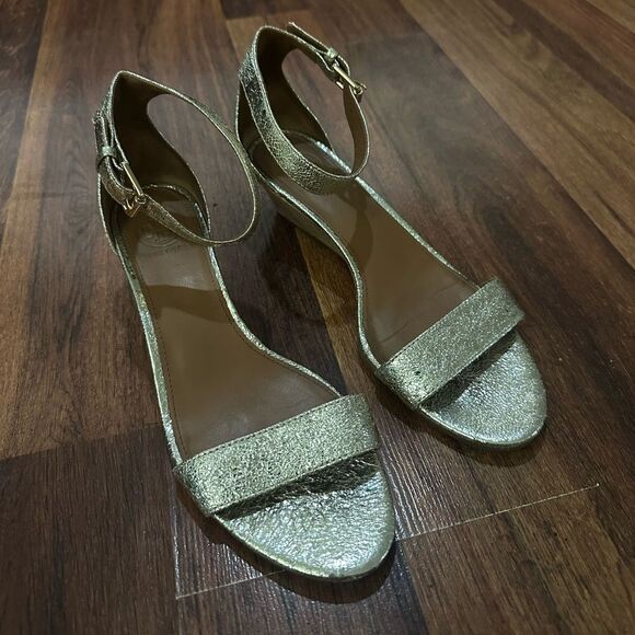 TORY BURCH Elegant Gold Ankle Strap Sandals SIZE 7.5 - Picture 2 of 9